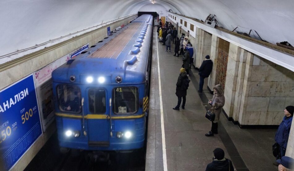 Стало відомо, чи закриють станції метро «Почайна» та «Тараса Шевченка» у Києві